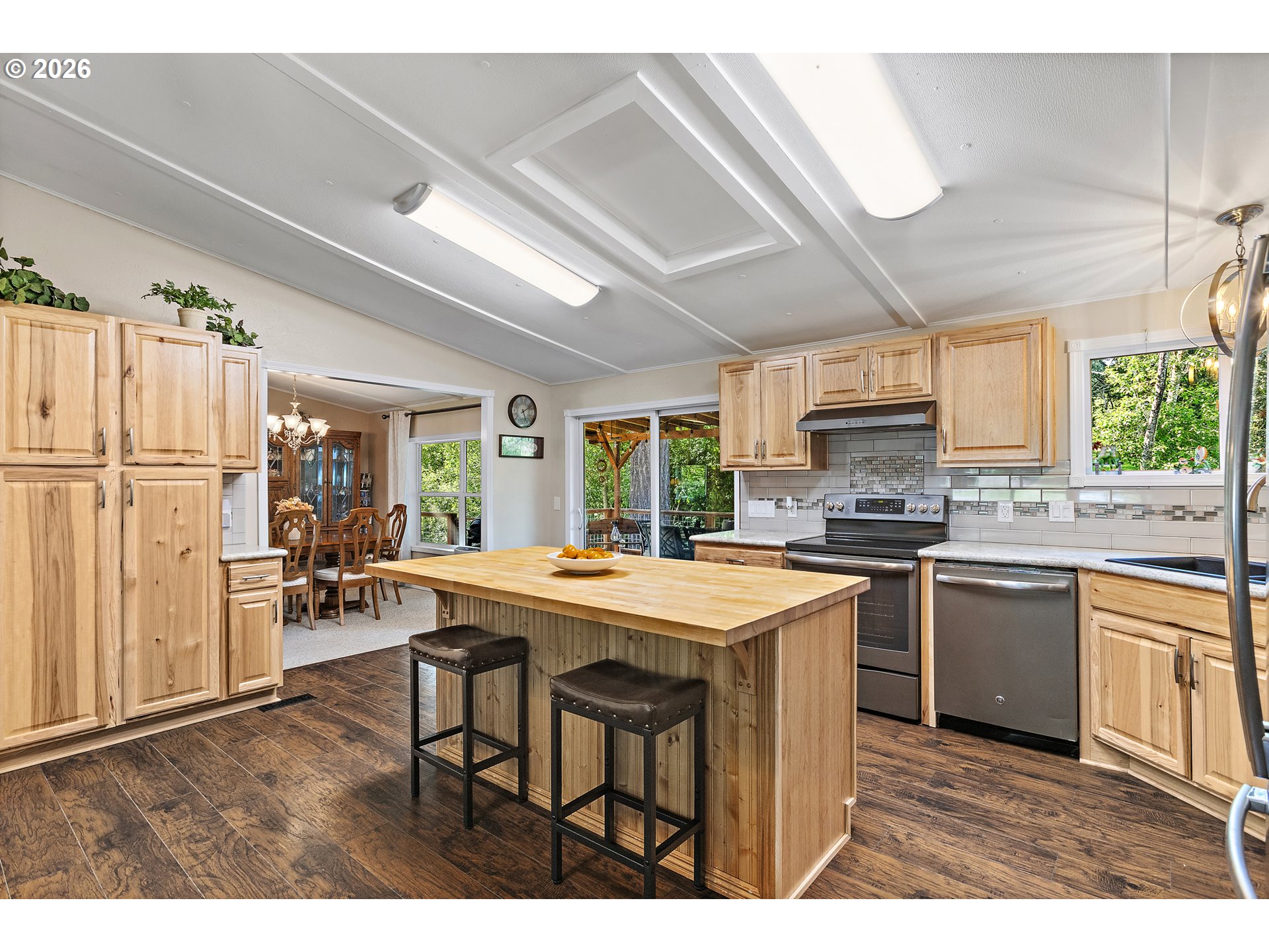 20341 Southeast Helzer Way Damascus, OR 97089 - Photo 9 of 44 Kitchen