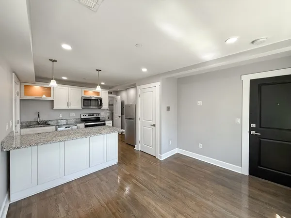 $2,100 | 468 Salem Street, Unit 3, Malden, MA 02148