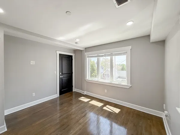 $2,100 | 468 Salem Street, Unit 3, Malden, MA 02148