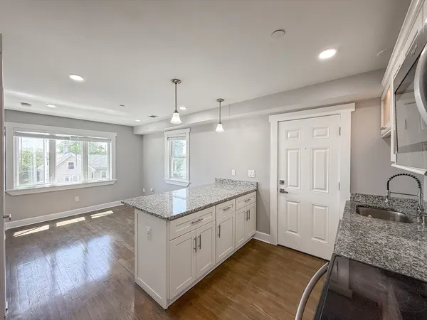 $2,100 | 468 Salem Street, Unit 3, Malden, MA 02148