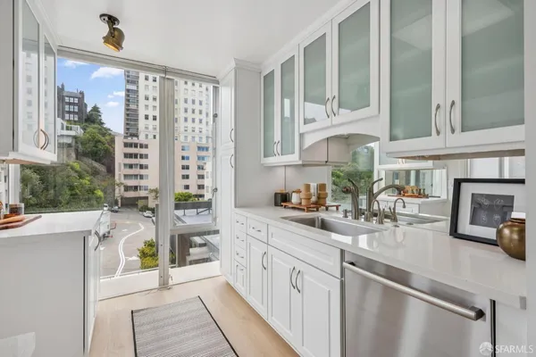 $2,048,000 | 1750 Taylor Street, Unit 202, San Francisco, CA 94133