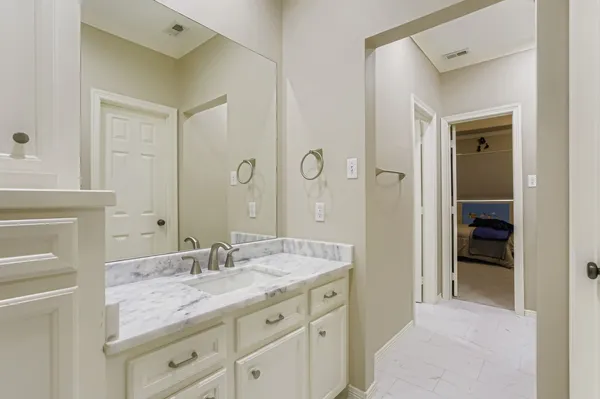 $8,000 | 31 Glenleigh Place, The Woodlands, TX 77381