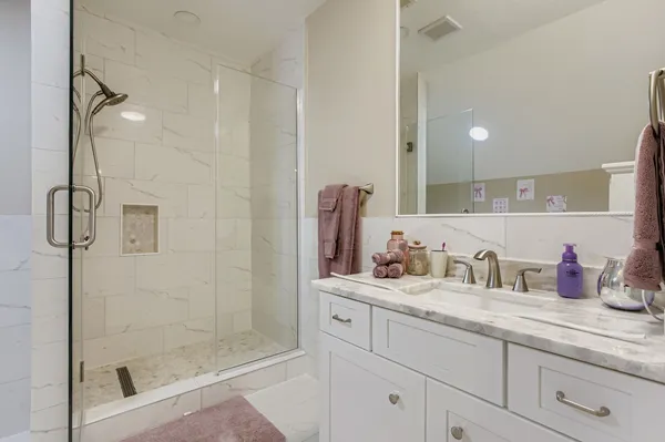 $8,000 | 31 Glenleigh Place, The Woodlands, TX 77381