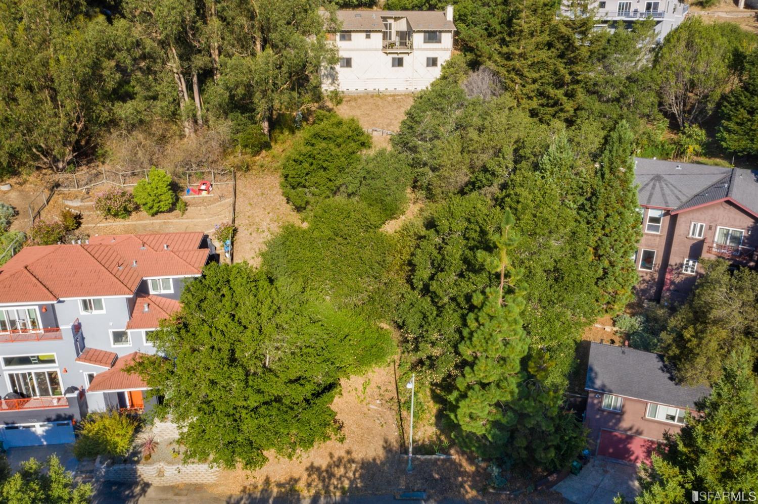 7003 Buckingham Boulevard Berkeley, CA 94705 - Photo 3 of 9