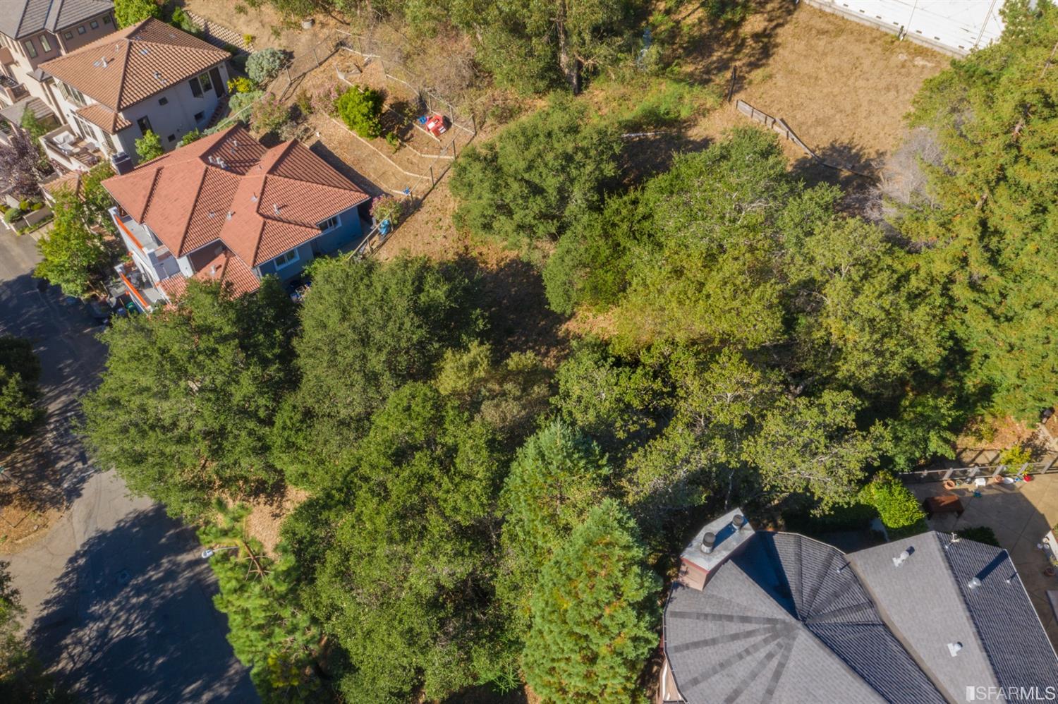 7003 Buckingham Boulevard Berkeley, CA 94705 - Photo 5 of 9