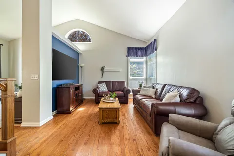 $425,000 | 448 Sierra Place, Gurnee, IL 60031