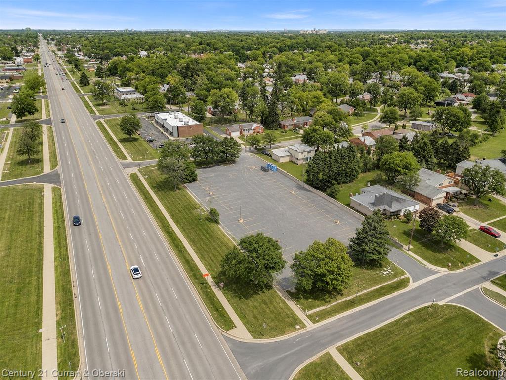 26026 Southfield Road Lathrup Village, MI 48076 - Photo 3 of 9