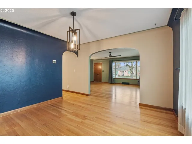 $449,900 | 1725 24th Street Northeast, Salem, OR 97301