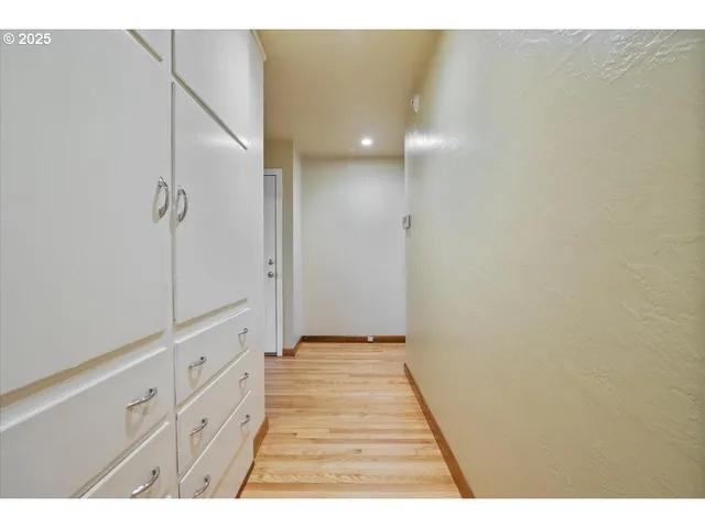 $449,900 | 1725 24th Street Northeast, Salem, OR 97301