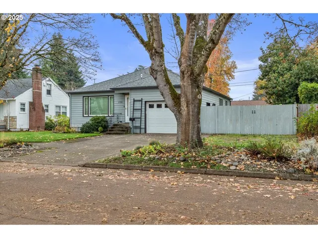 $449,900 | 1725 24th Street Northeast, Salem, OR 97301