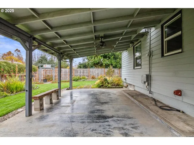 $449,900 | 1725 24th Street Northeast, Salem, OR 97301