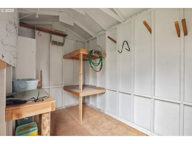 $449,900 | 1725 24th Street Northeast, Salem, OR 97301