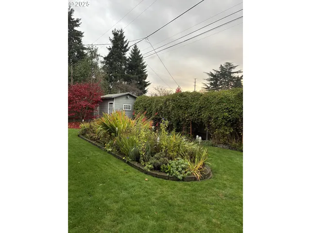 $449,900 | 1725 24th Street Northeast, Salem, OR 97301