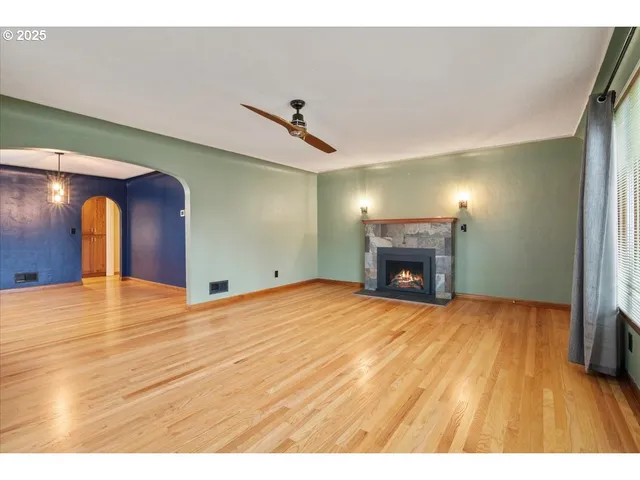 $449,900 | 1725 24th Street Northeast, Salem, OR 97301