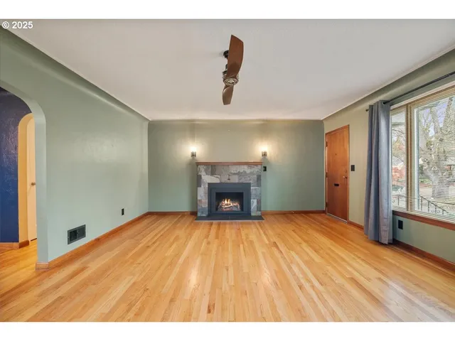 $449,900 | 1725 24th Street Northeast, Salem, OR 97301