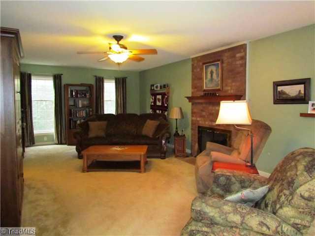 7807 Snow Road Greensboro, NC 27409 - Photo 10 of 16 Den/Family/Great Room.