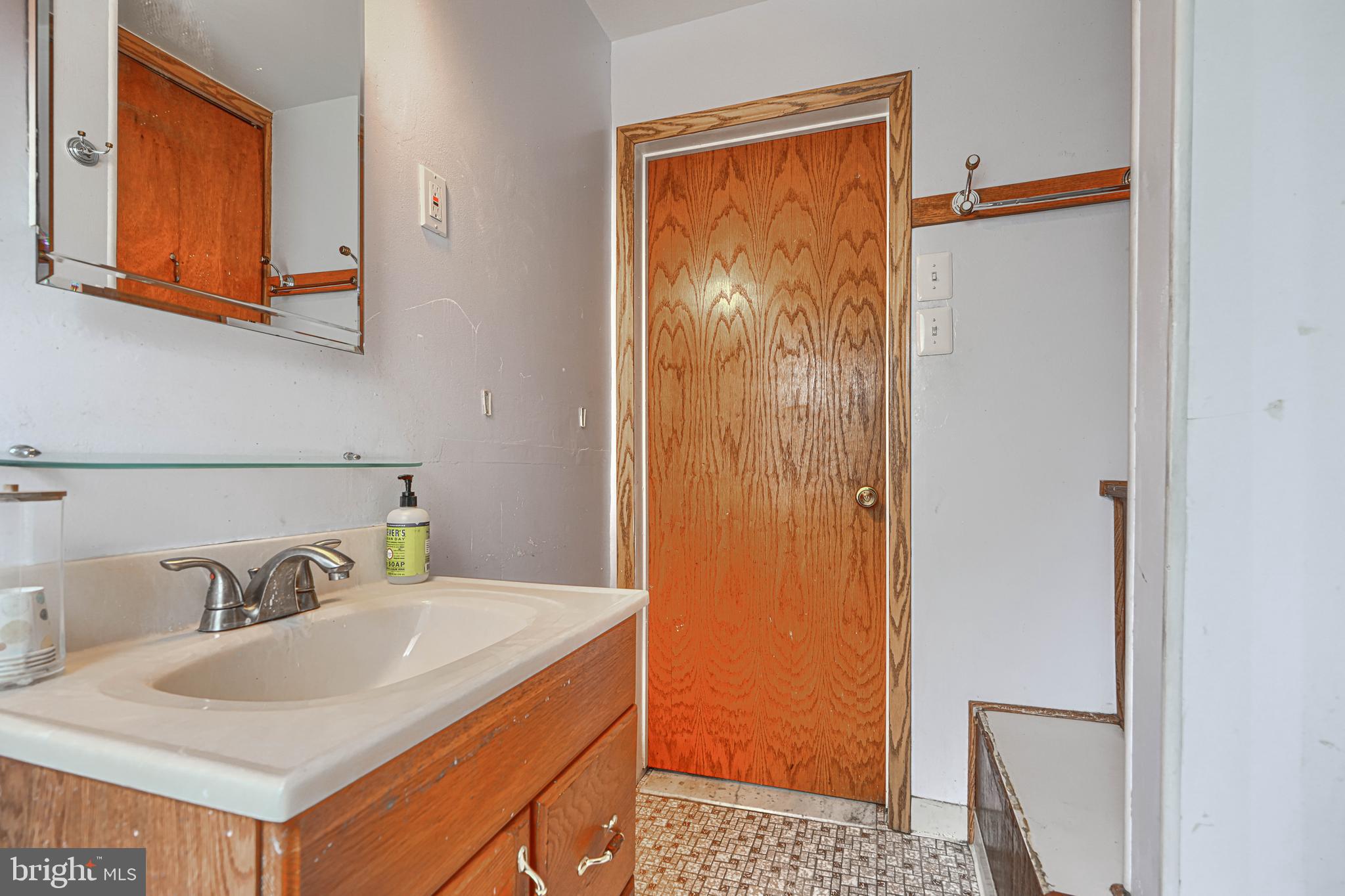 1842 Dunmere Road Baltimore, MD 21222 - Photo 22 of 37 Gallery Image 22