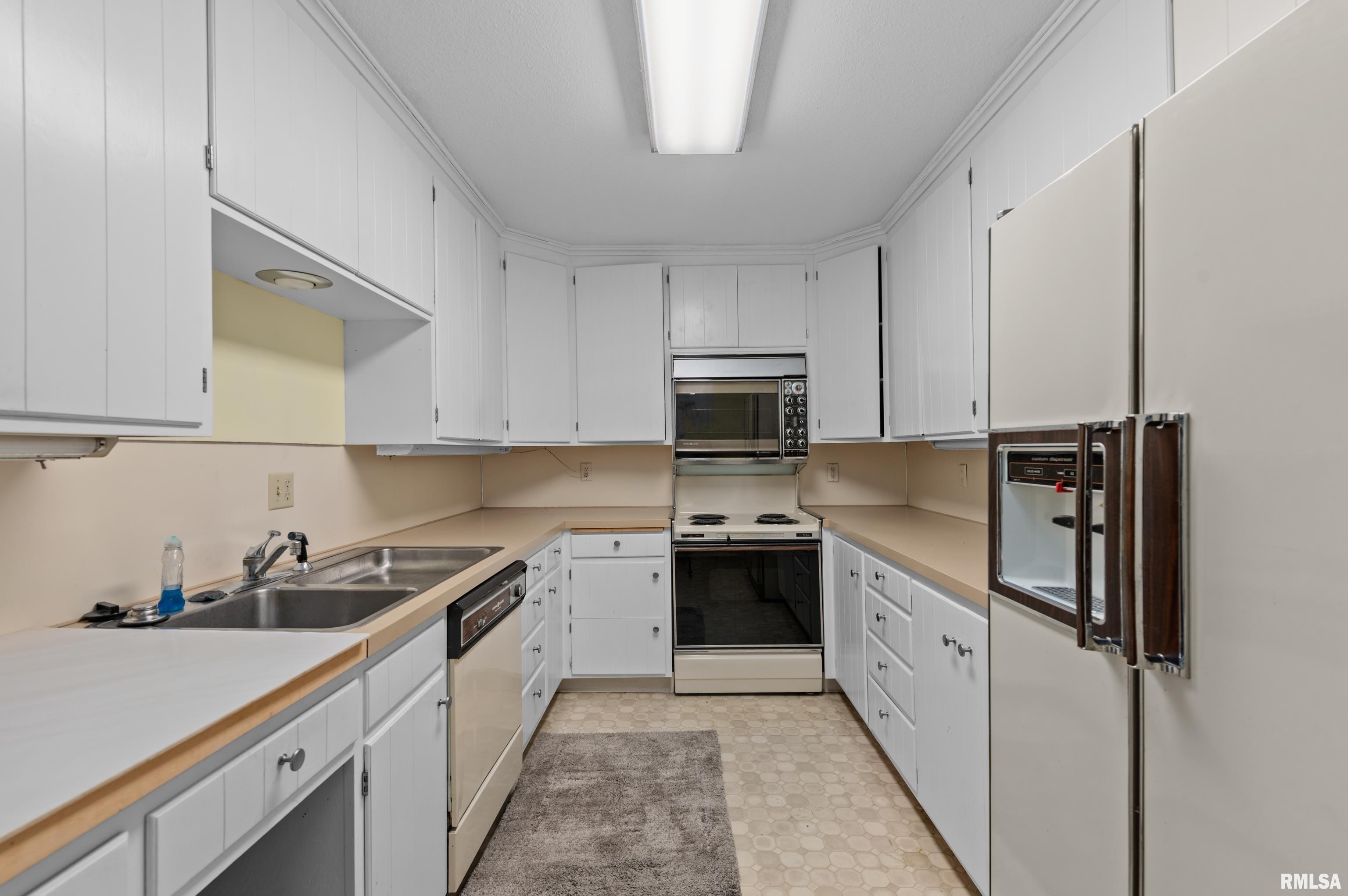 1313 9th Street, Unit BC Moline, IL 61265 - Photo 15 of 27 Gallery Image 15