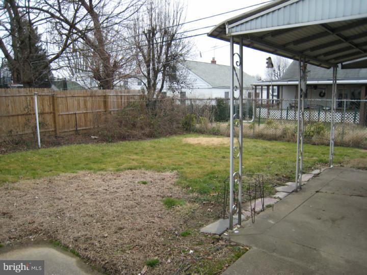 9229 Horatio Road Philadelphia, PA 19114 - Photo 2 of 8 Back Yard