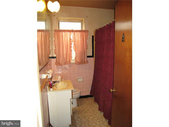 9229 Horatio Road Philadelphia, PA 19114 - Photo 7 of 8 Gallery Image 7