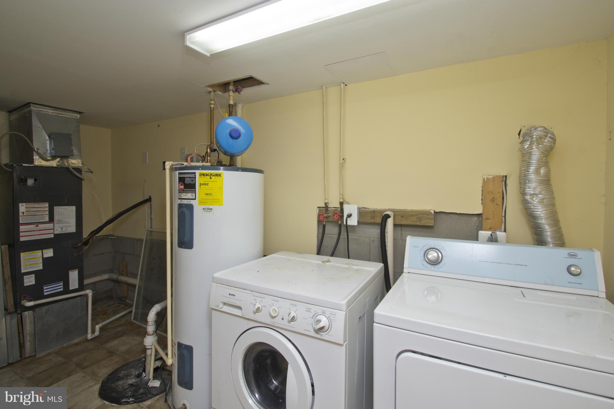 219 Cresswell Road Baltimore, MD 21225 - Photo 14 of 22 Laundry area
