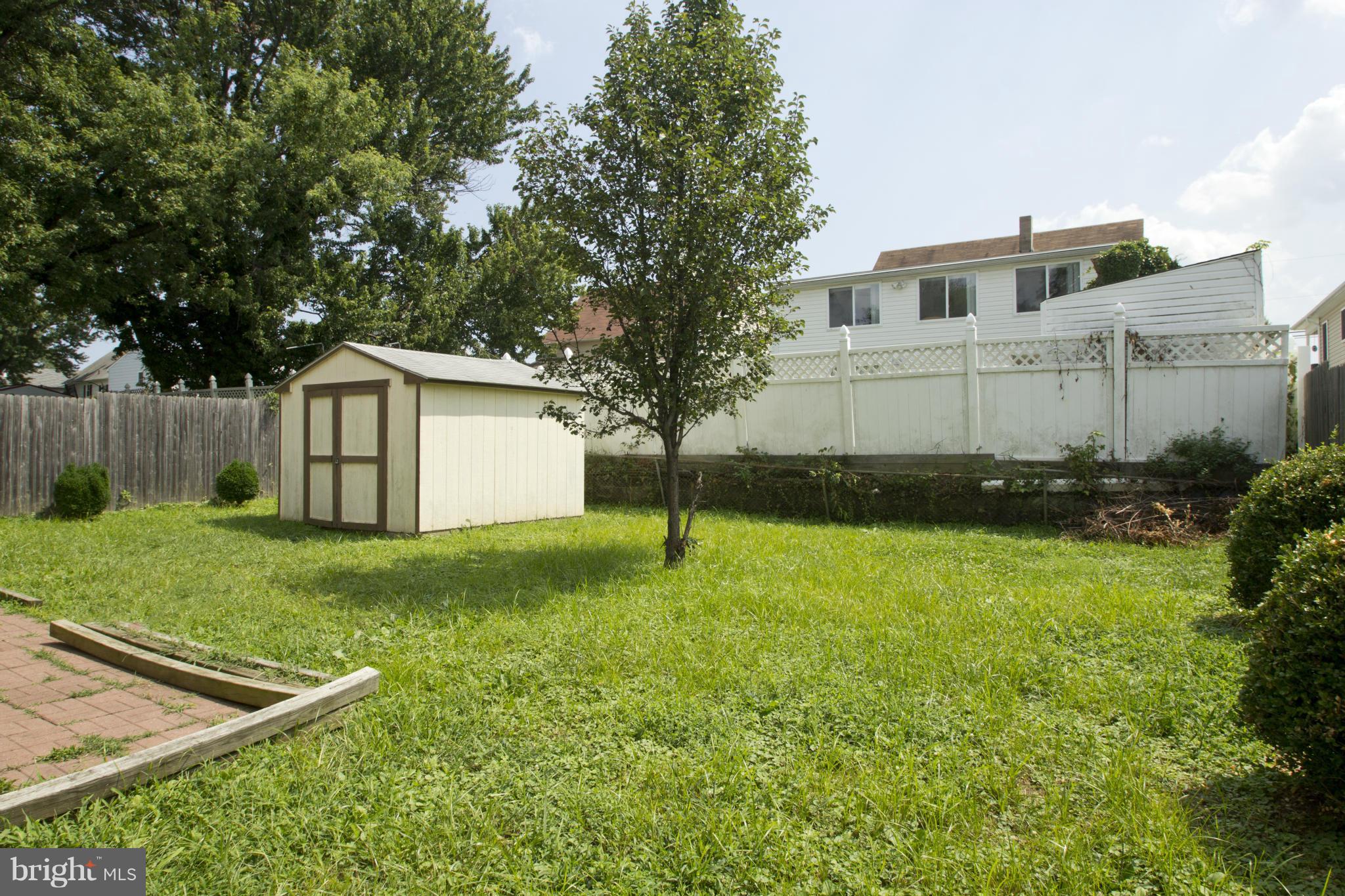 219 Cresswell Road Baltimore, MD 21225 - Photo 20 of 22 Back yard