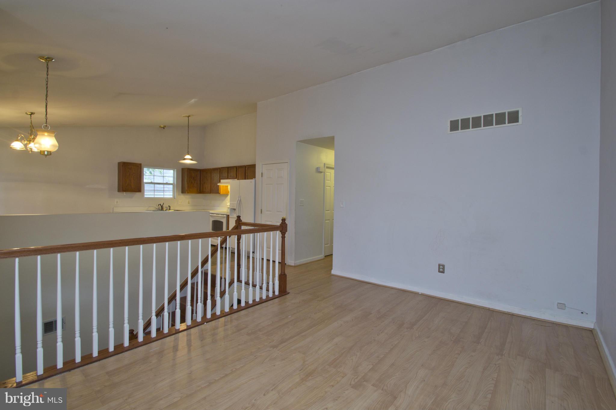 219 Cresswell Road Baltimore, MD 21225 - Photo 4 of 22 Living Room