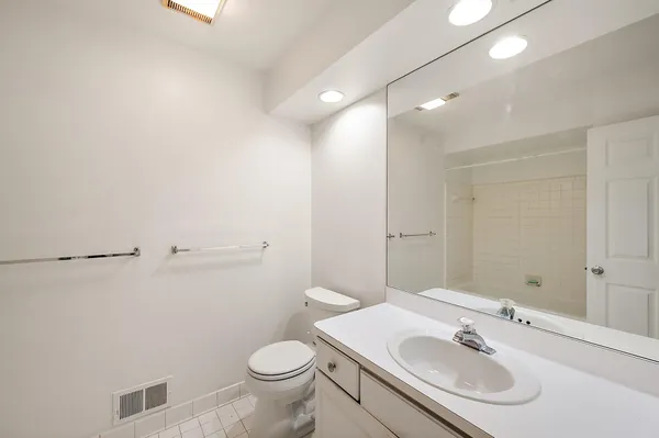 $3,100 | 28849 Hearthstone Drive, Novi, MI 48377