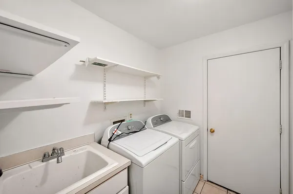 $3,100 | 28849 Hearthstone Drive, Novi, MI 48377