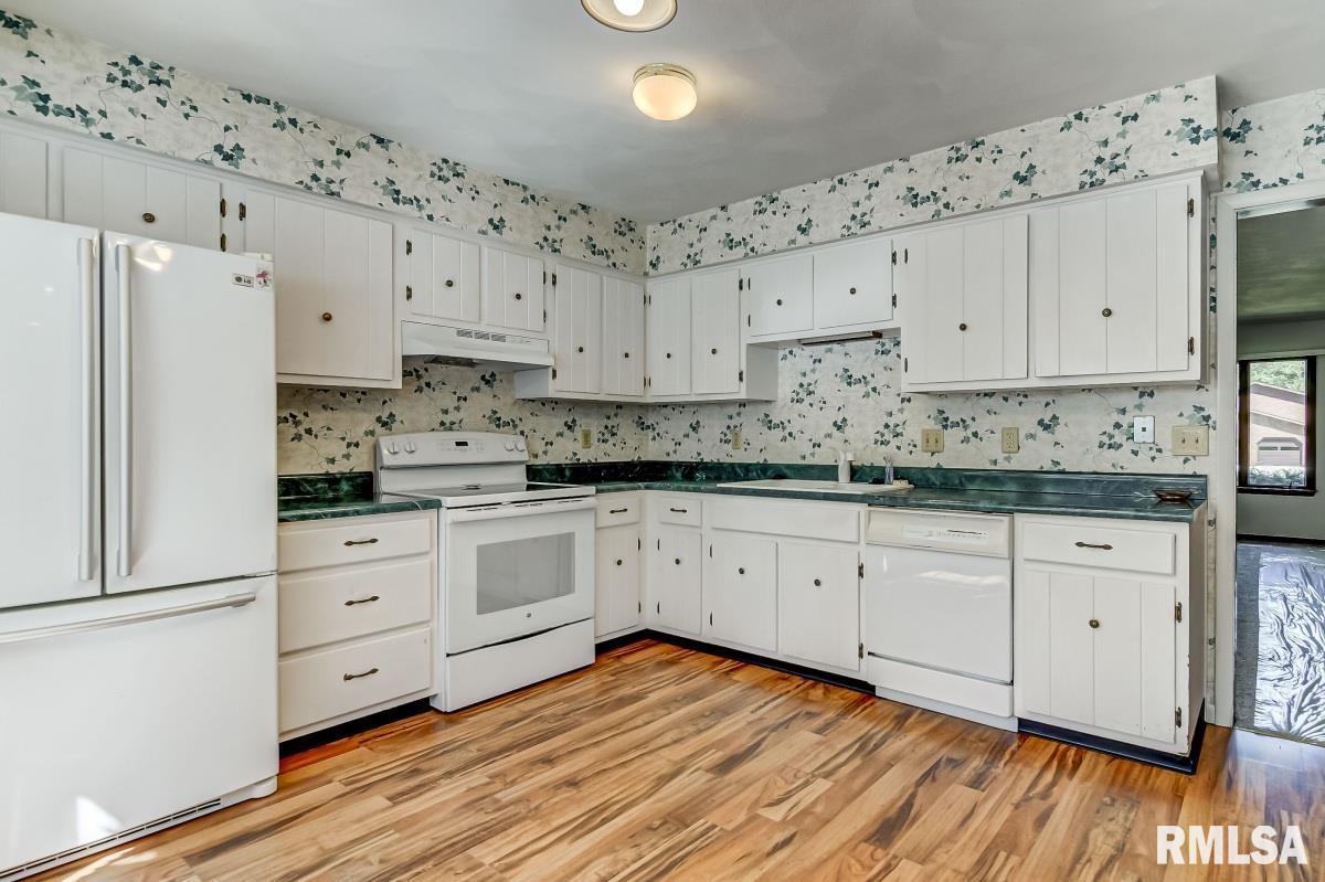 2836 Crown Point Springfield, IL 62704 - Photo 11 of 34 Gallery Image 11