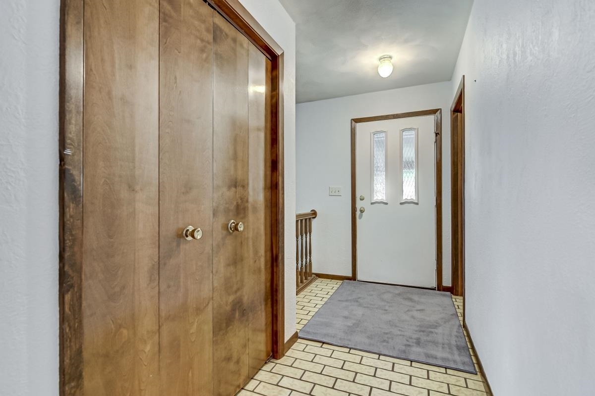 2836 Crown Point Springfield, IL 62704 - Photo 3 of 34 Gallery Image 3