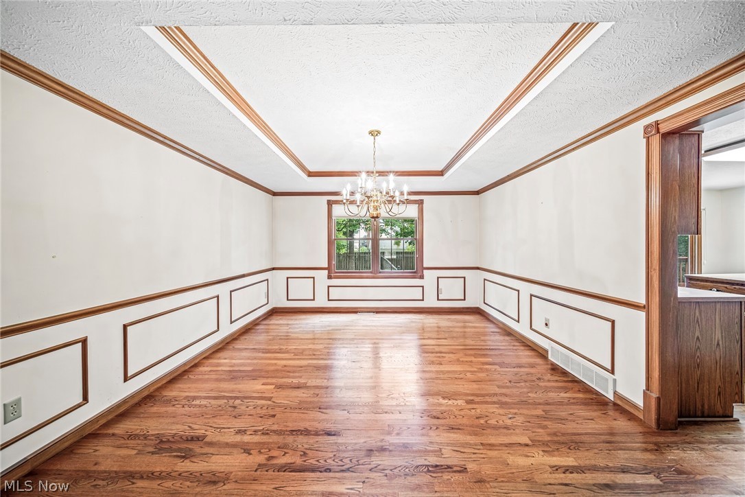 6325 Coldstream Road Cleveland, OH 44143 - Photo 4 of 20 Gallery Image 4