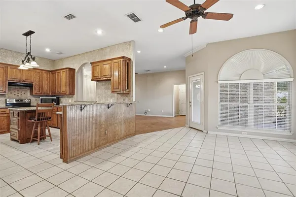 $450,000 | 231 Bluff View Court, Aledo, TX 76008