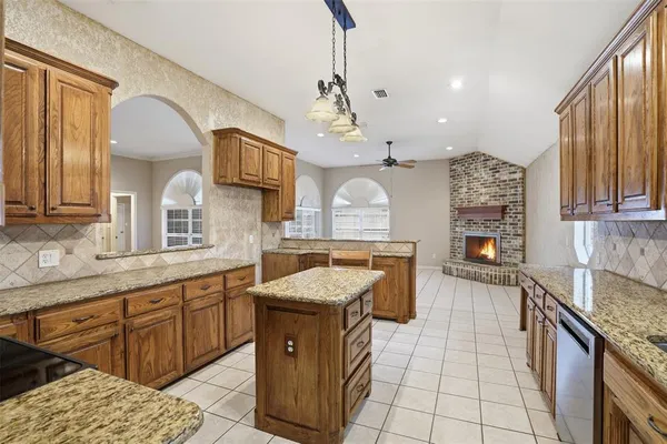 $450,000 | 231 Bluff View Court, Aledo, TX 76008