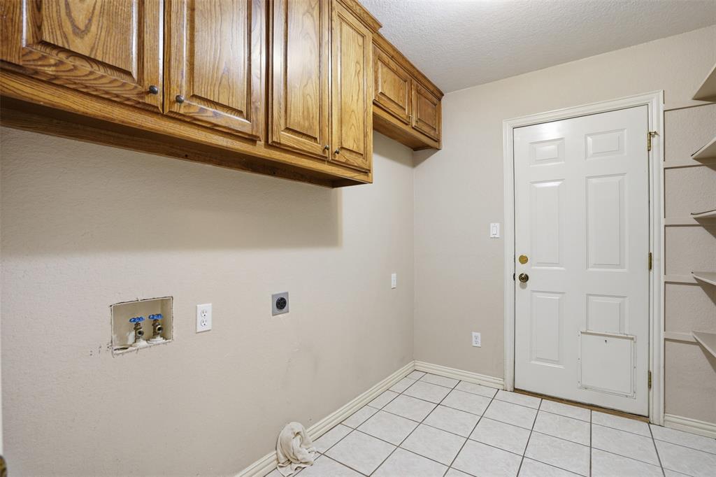 231 Bluff View Court Aledo, TX 76008 - Photo 27 of 34 a view of an empty room