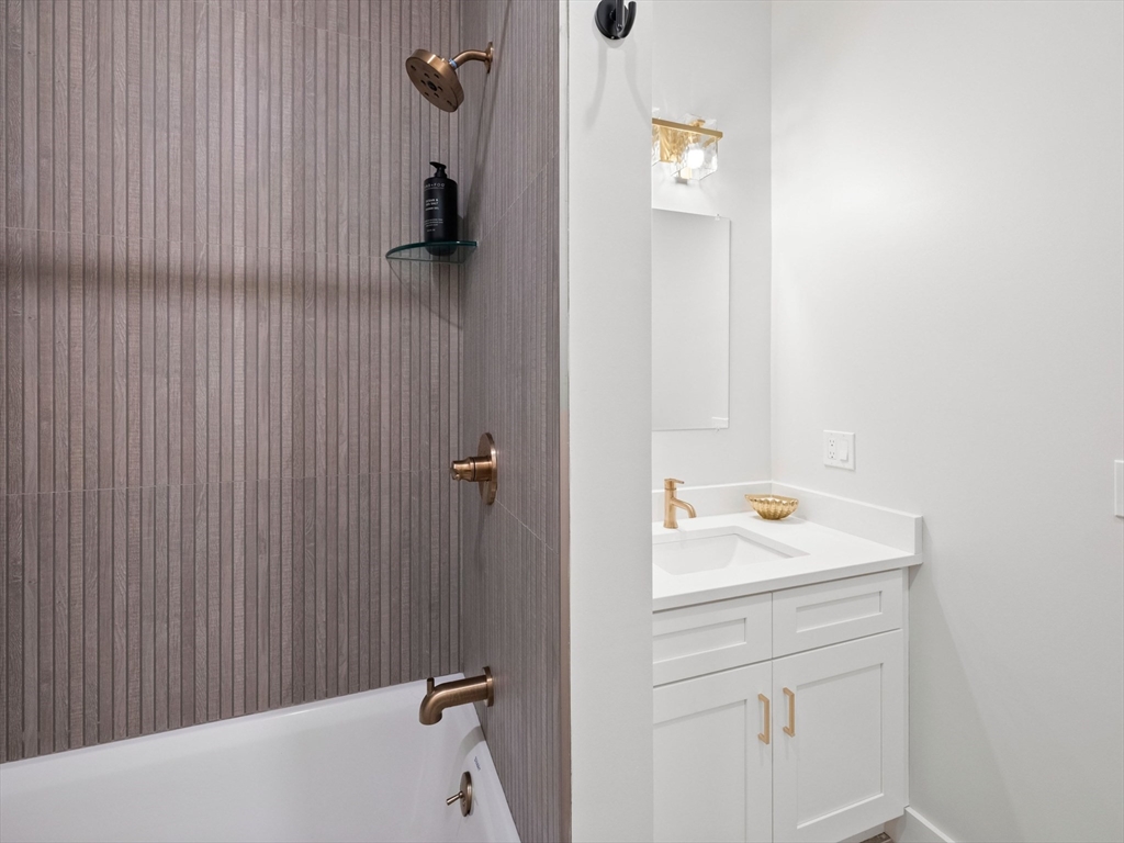 531 Main Street, Unit 1002 Reading, MA 01867 - Photo 22 of 34