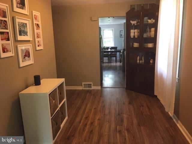 37 Barren Road Newtown Square, PA 19073 - Photo 3 of 13