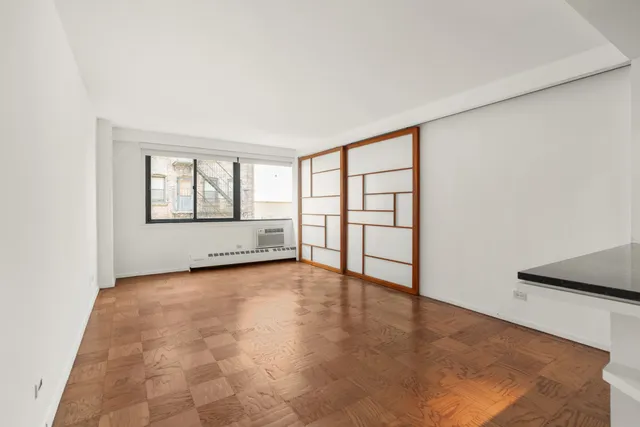 $710,000 | 16 West 16th Street, Unit 7RN | Flatiron