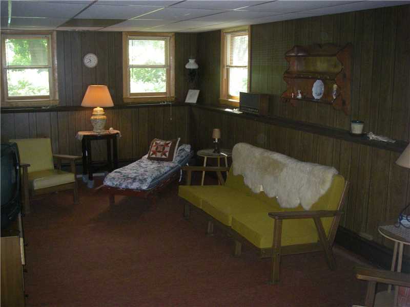 1107 Stafford Road Tiverton, RI 02878 - Photo 13 of 15 Den/Family/Great Room.
