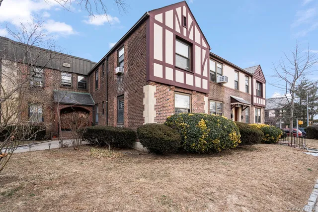 $438,000 | 77-15 Ditmars Boulevard, Unit B2 | Astoria