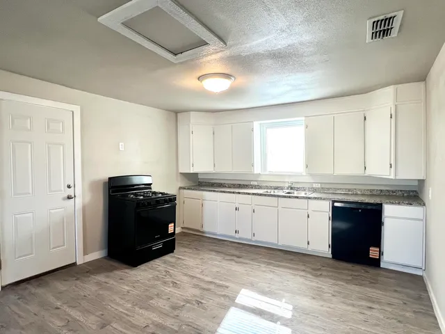 $900 | 1510 East 10th Street, Lubbock, TX 79403