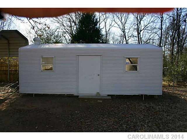 3317 Sandy Porter Road Charlotte, NC 28273 - Photo 3 of 12 a view of a backyard