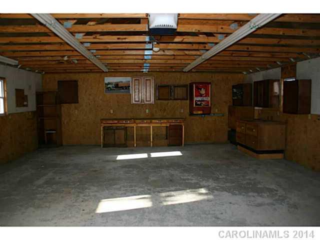 3317 Sandy Porter Road Charlotte, NC 28273 - Photo 5 of 12 a view of an empty room with furniture