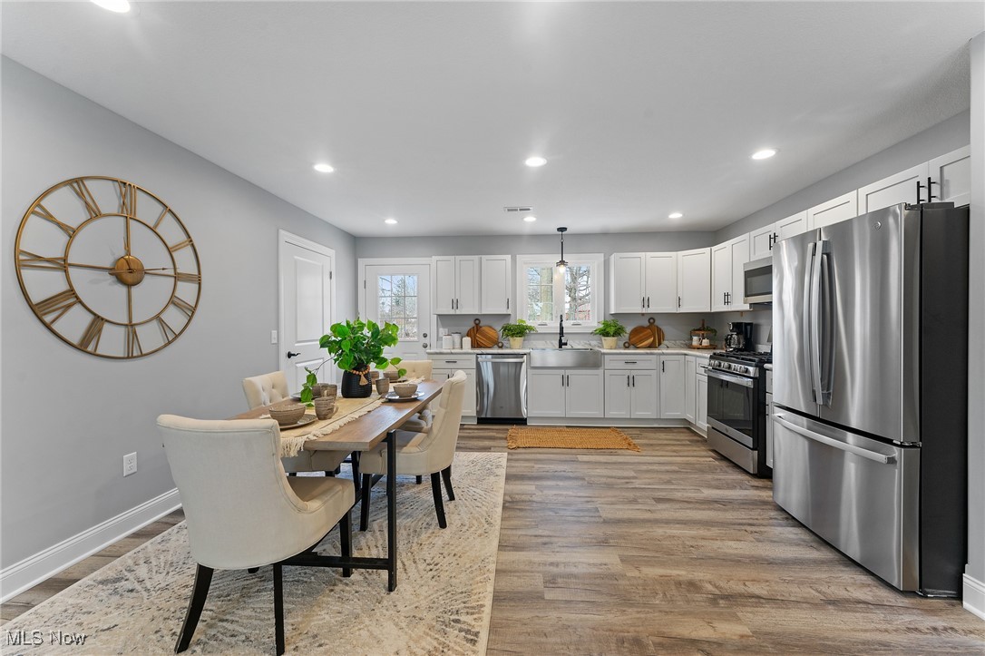 603 South Raccoon Road, Unit 61 Youngstown, OH 44515 - Photo 8 of 25 Stainless appliances and solid surface countertops