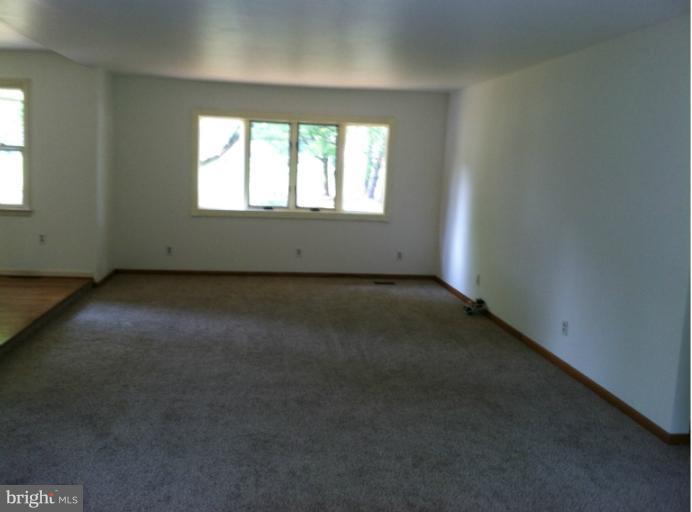 1750 Mallard Point Road Prince Frederick, MD 20678 - Photo 11 of 18 Living Room