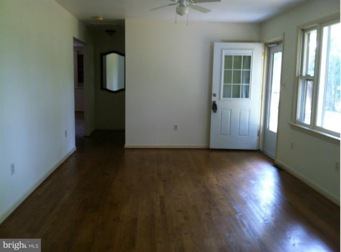 1750 Mallard Point Road Prince Frederick, MD 20678 - Photo 14 of 18 Living Room