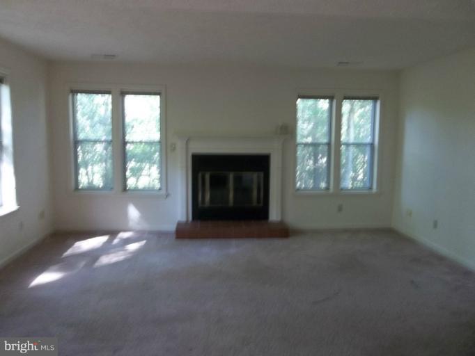 1750 Mallard Point Road Prince Frederick, MD 20678 - Photo 4 of 18 Living Room