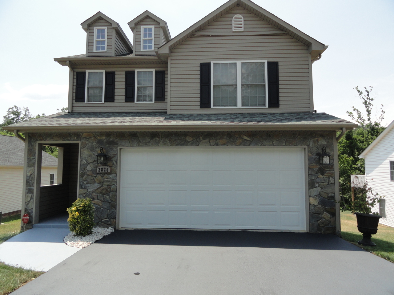 2826 Green Ridge Road Roanoke, VA 24019 - Photo 1 of 21 a front view of a house