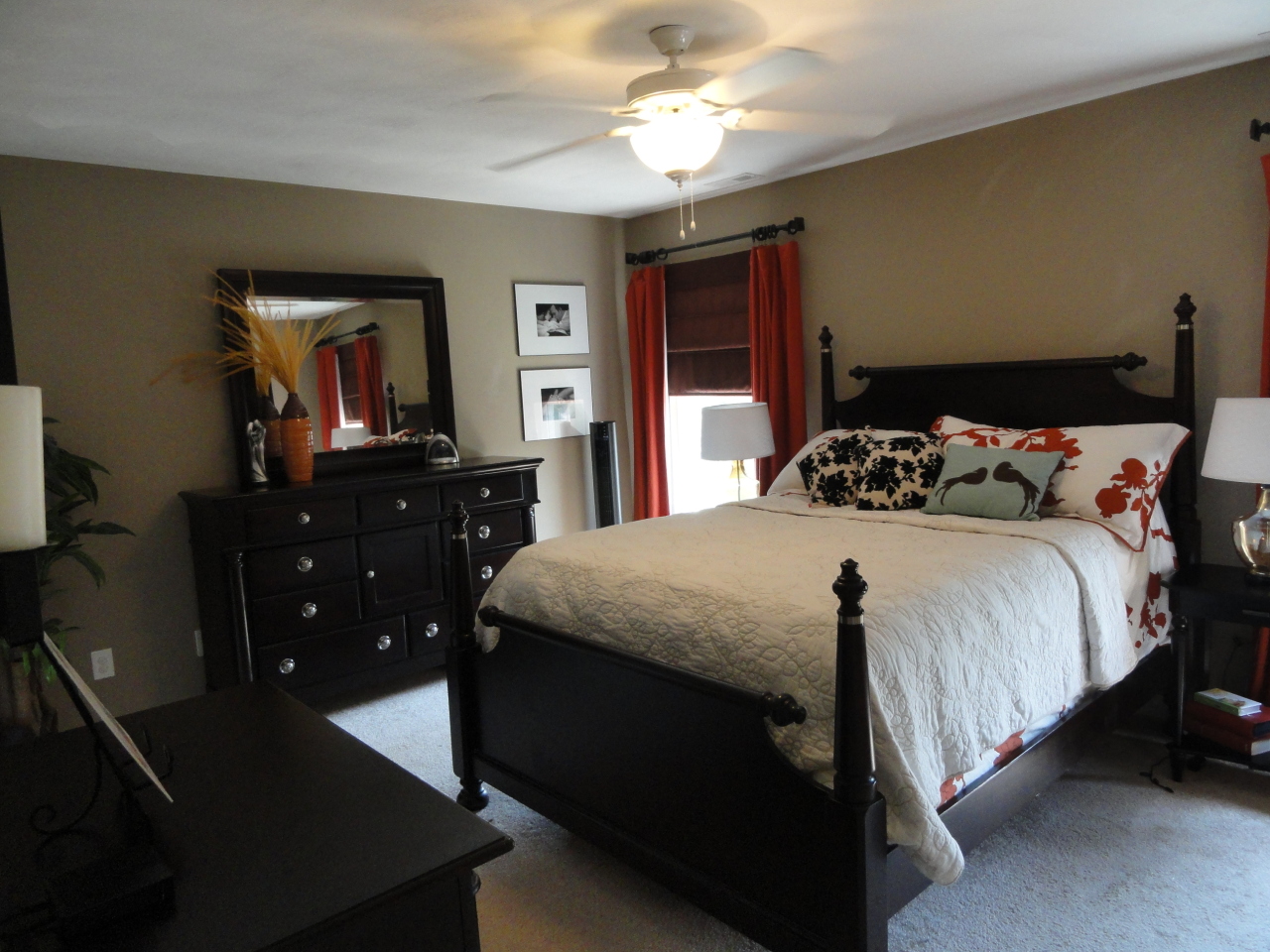 2826 Green Ridge Road Roanoke, VA 24019 - Photo 14 of 21 a bedroom with a bed and a dresser in it