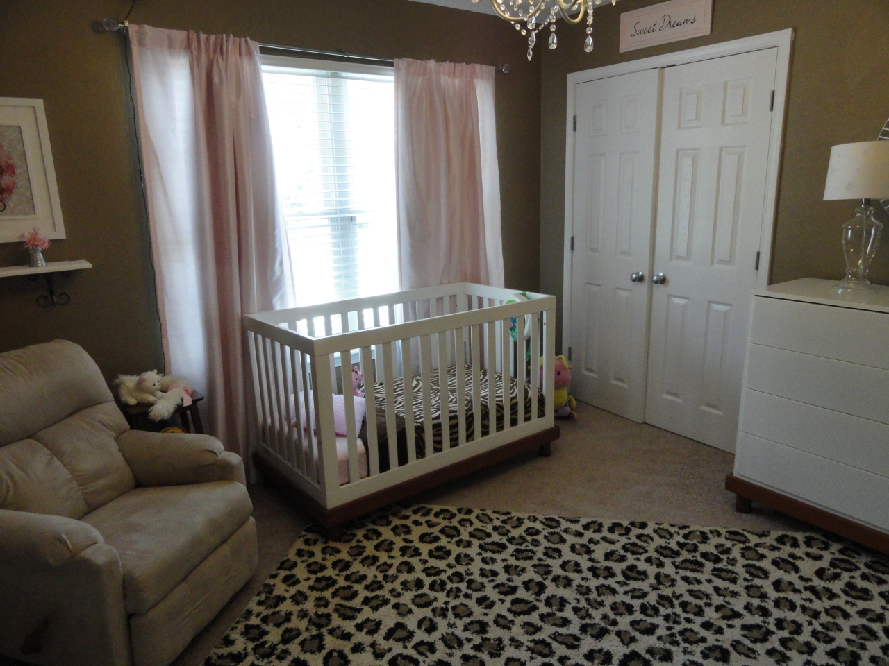 2826 Green Ridge Road Roanoke, VA 24019 - Photo 17 of 21 a living room with furniture and a window